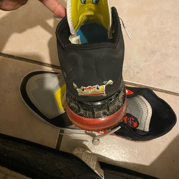 Nike lebron 18 low Sylvester vs tweety space jam - Picture 7 of 8
